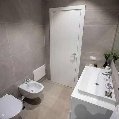 Tatil Evi The Pine Grove Golem (Tirana)