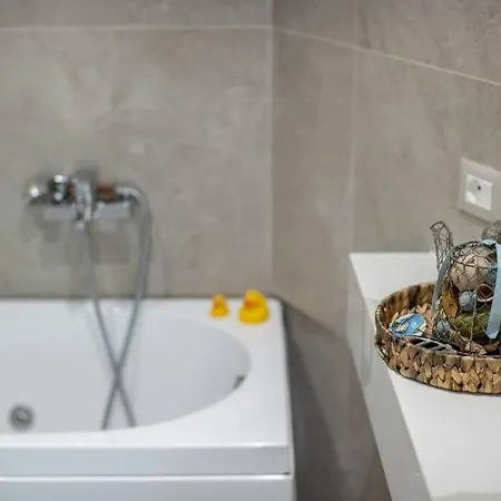 Tatil Evi The Pine Grove Golem (Tirana)