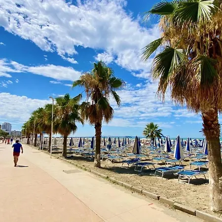 The Pine Grove Tatil Evi Golem (Tirana)