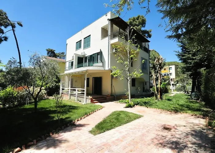 The Pine Grove Holiday home Golem (Tirana)